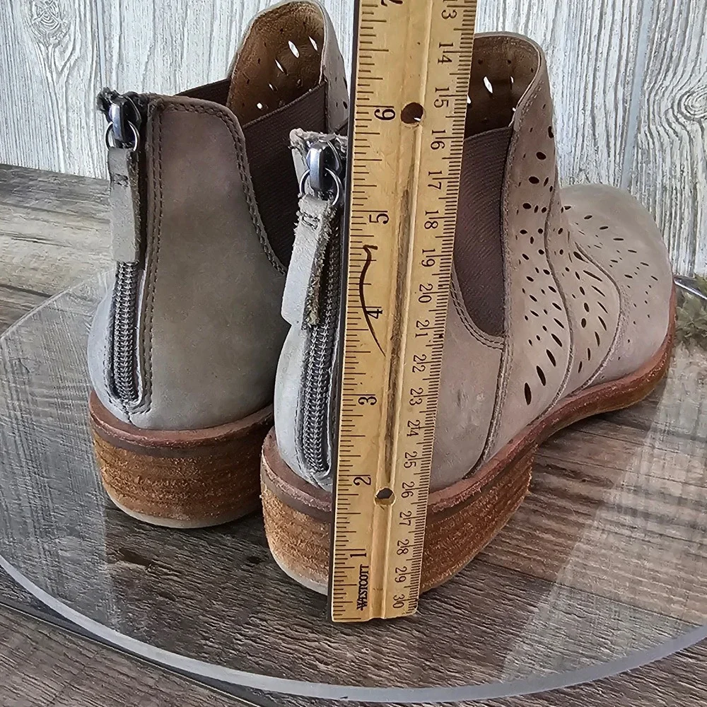 Söfft Brenley Leather Chelsea Ankle Boots 11M Taupe Gray Cutout Booties Zip Back
